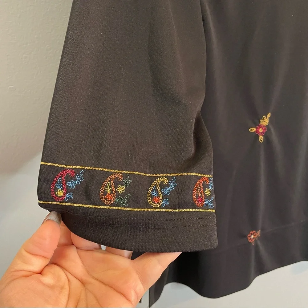 PIERRE CARDIN OPTIONS II Black Embroidered 3/4 Sleeve Pullover Blouse/Tunic S/1X - Picture 3 of 9